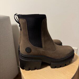 Timberland Women's Everleigh Chelsea Boot Size 9